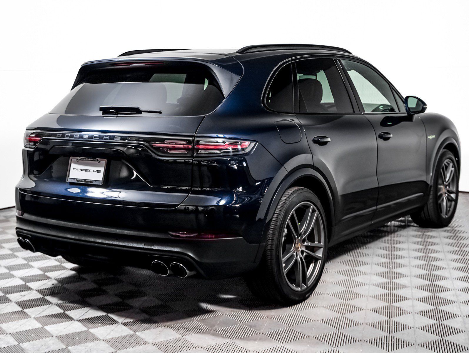 Certified 2022 Porsche Cayenne E-Hybrid AWD/4WD image 10