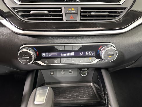 New 2025 Nissan Altima 2.5 SR w/ SR Premium Package image 34