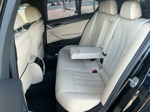 Used 2021 BMW 530i w/ Convenience Package RWD image 17