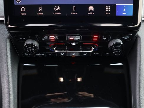 New 2025 Jeep Grand Cherokee L Limited image 8