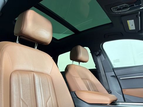 Used 2022 Audi e-tron Premium image 16