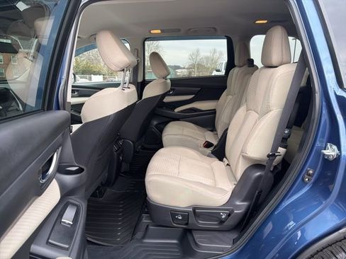 Used 2022 Subaru Ascent Premium w/ Convenience Package image 15