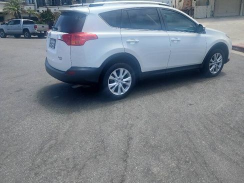 Used 2014 Toyota RAV4 Limited w/ Technology Package AWD/4WD image 4