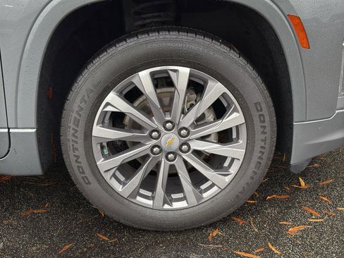 Used 2023 Chevrolet Traverse Premier image 36