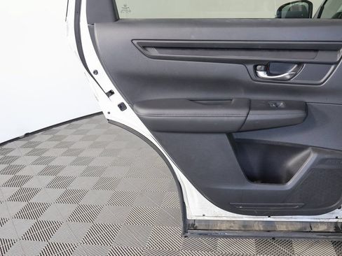 Used 2025 Honda CR-V EX image 13