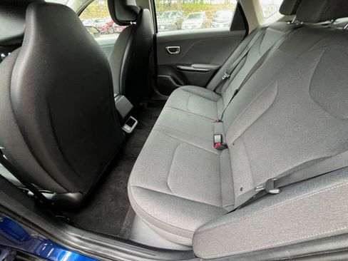 Used 2025 Kia K4 LXS image 27