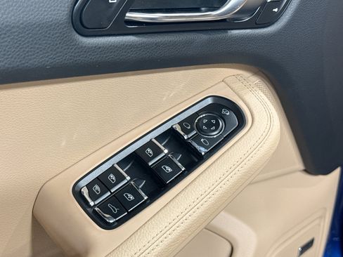 Certified 2026 Porsche Macan AWD/4WD image 23