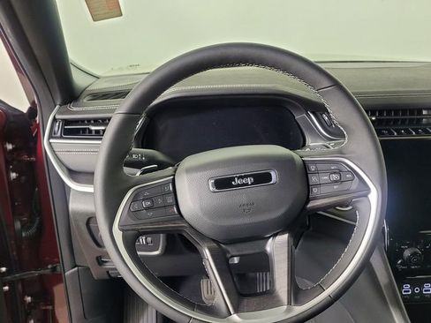 New 2025 Jeep Grand Cherokee Limited image 16