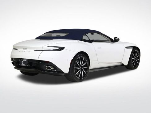 Used 2022 Aston Martin DB11 Volante image 7