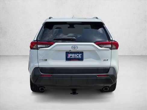 Used 2020 Toyota RAV4 XLE Premium FWD image 7