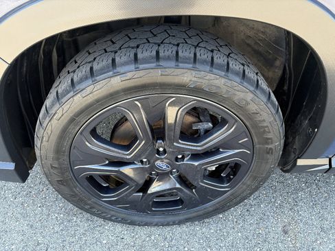 Used 2023 Subaru Ascent Onyx Edition image 9