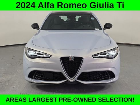Used 2024 Alfa Romeo Giulia Ti AWD/4WD image 2