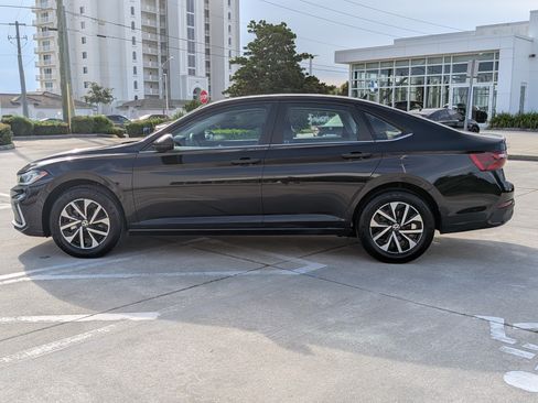 Certified 2025 Volkswagen Jetta S FWD image 6