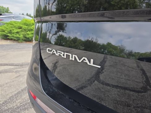 Used 2023 Kia Carnival SX Prestige FWD image 10