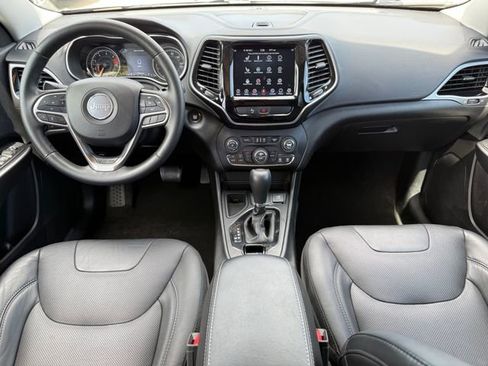 Used 2019 Jeep Cherokee Limited FWD image 23