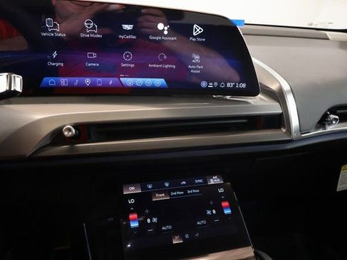 New 2026 Cadillac Vistiq Sport image 17