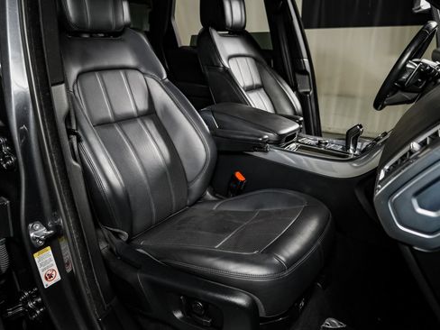 Used 2019 Land Rover Range Rover Sport Supercharged AWD/4WD image 29
