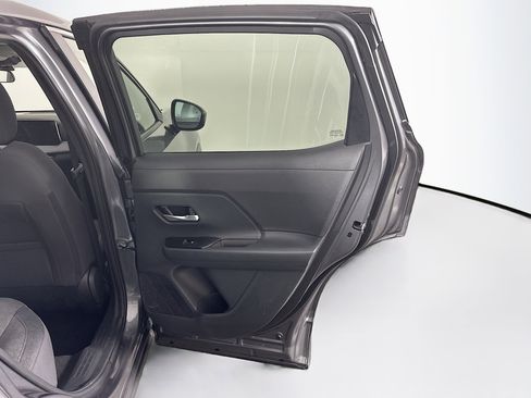 Used 2025 Nissan Kicks SV image 28