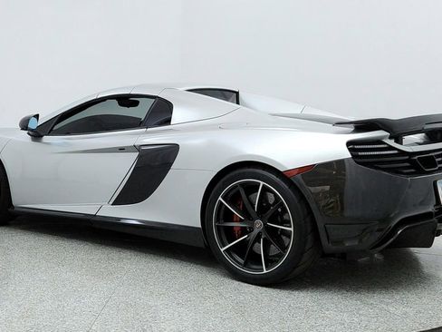 Used 2015 McLaren 650S Spider image 3