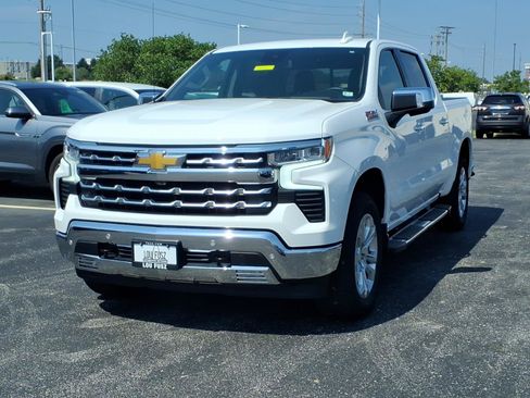 Used 2025 Chevrolet Silverado 1500 LTZ w/ Z71 Off-Road Package AWD/4WD image 2