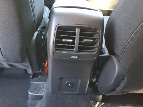 Used 2025 Ford Escape Active AWD/4WD image 17