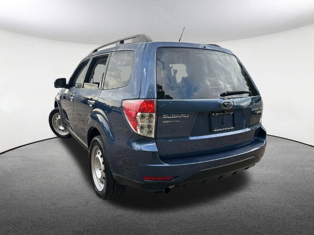 Used 2013 Subaru Forester 2.5X Premium w/ All-Weather Pkg AWD/4WD image 10