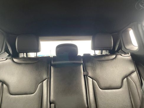 Used 2023 Jeep Compass Latitude AWD/4WD image 18