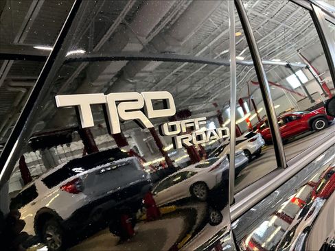 Used 2024 Toyota 4Runner TRD Off-Road image 28