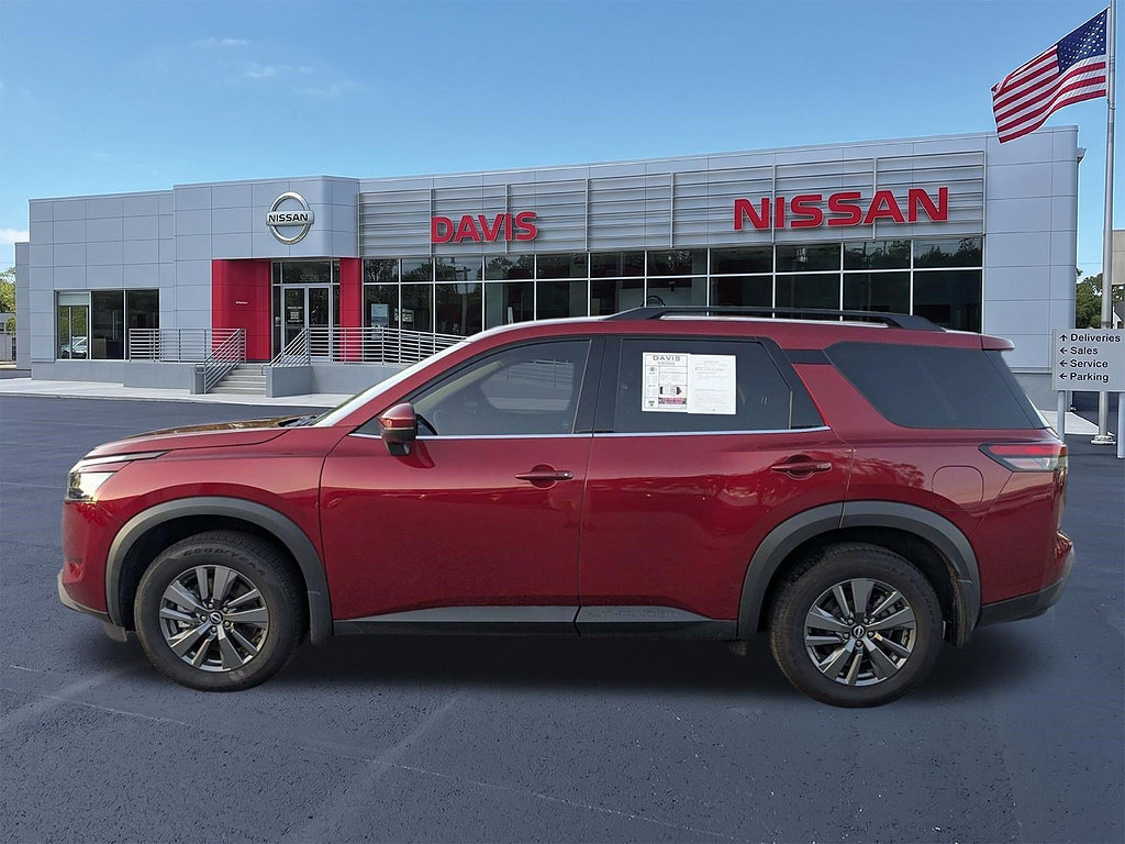 Used 2024 Nissan Pathfinder SV FWD image 17