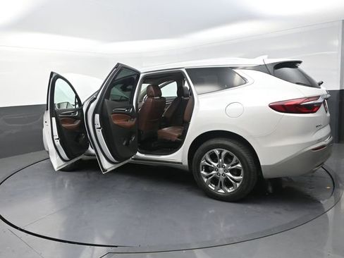 Used 2018 Buick Enclave Avenir w/ Avenir Technology Package image 20