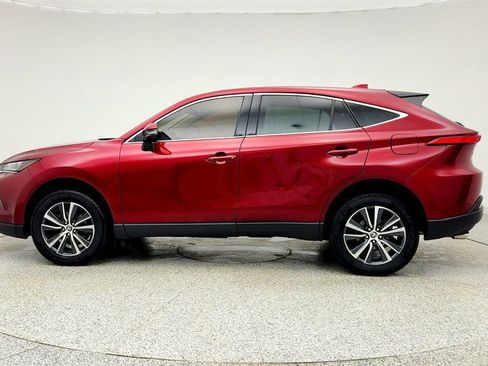 Used 2021 Toyota Venza LE image 8