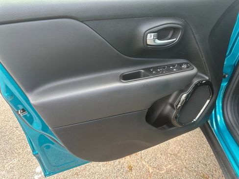 Used 2022 Jeep Renegade Altitude w/ Sun/Sound Group image 12