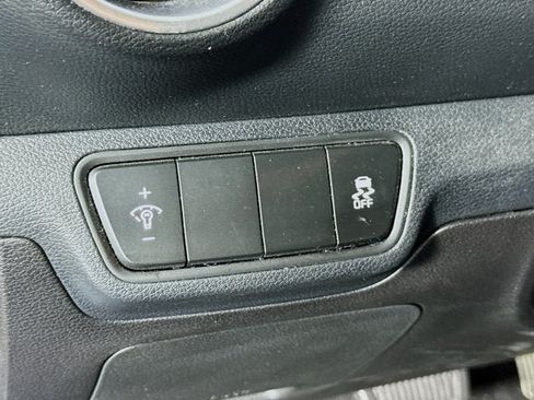 Certified 2023 Kia Forte LXS FWD image 10