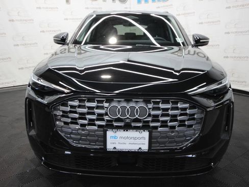 Used 2025 Audi Q5 Premium w/ Convenience Package AWD/4WD image 12