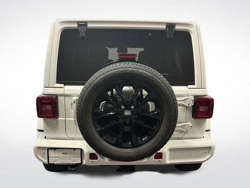 Used 2021 Jeep Wrangler Unlimited Sahara AWD/4WD image 4