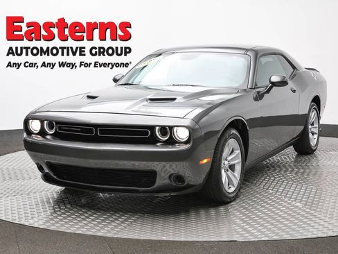 Used 2023 Dodge Challenger SXT image 1