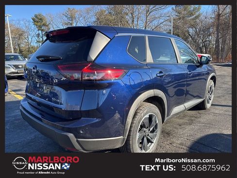 Used 2024 Nissan Rogue SV image 7