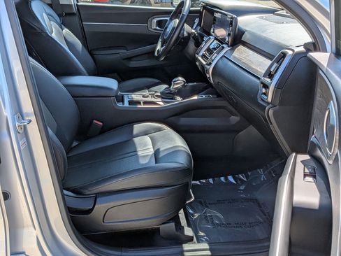 Used 2022 Kia Sorento S w/ Panoramic Sunroof Package AWD/4WD image 32