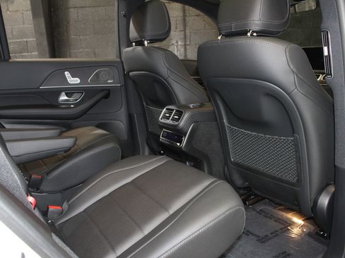 Used 2023 Mercedes-Benz GLS 450 4MATIC image 47