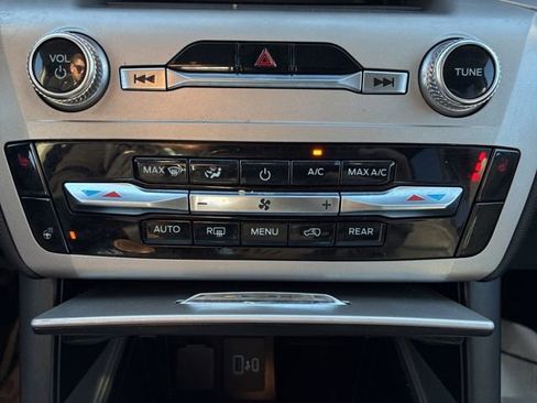 Used 2023 Ford Explorer XLT w/ Equipment Group 202A image 21