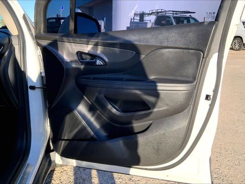 Used 2020 Buick Encore Preferred image 22