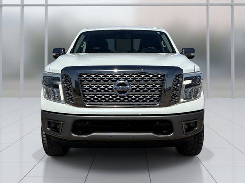 Used 2018 Nissan Titan Platinum Reserve w/ Platinum Utility Package AWD/4WD image 9