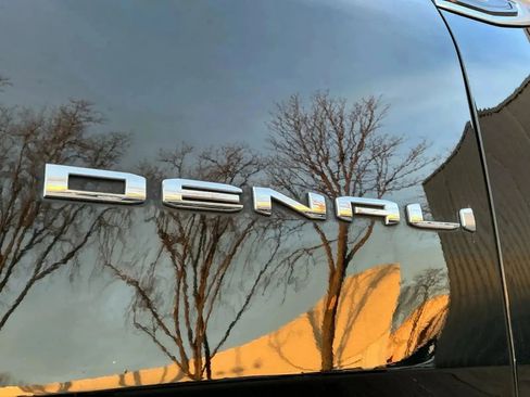 Used 2022 GMC Yukon XL Denali image 20