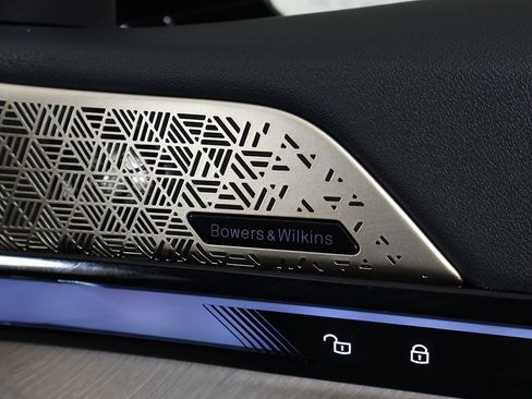 Used 2024 BMW i5 M60 w/ Premium Package image 43