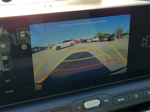 Used 2025 Kia K4 EX image 18