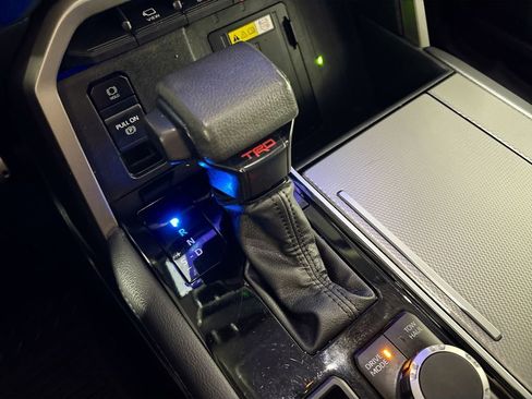 Used 2023 Toyota Sequoia Limited image 17