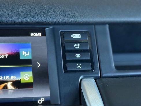 Used 2015 Land Rover Discovery Sport HSE Luxury image 30