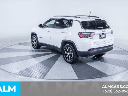 Used 2024 Jeep Compass Latitude AWD/4WD image 5