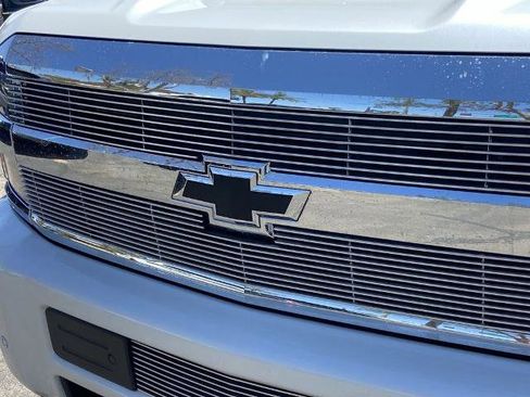 Used 2018 Chevrolet Silverado 2500 High Country w/ Duramax Plus Package AWD/4WD image 26