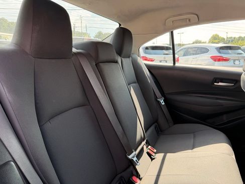 Used 2021 Toyota Corolla LE FWD image 30